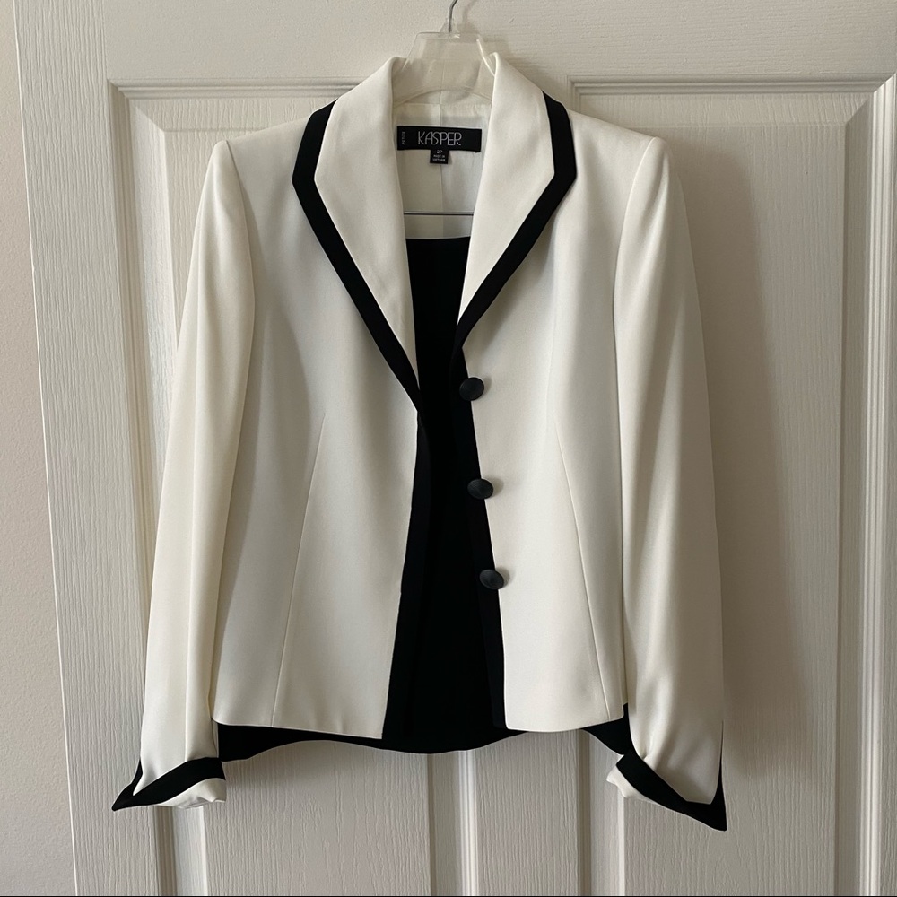 Kasper suit